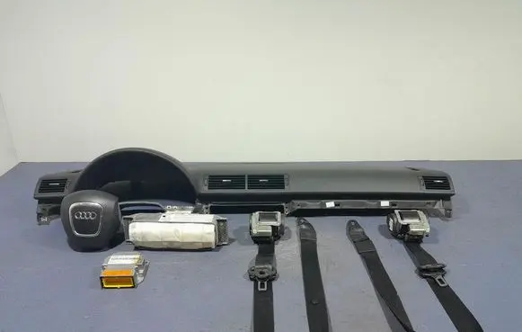 Audi A4 S4 B7 8E 8H Dashboard 
