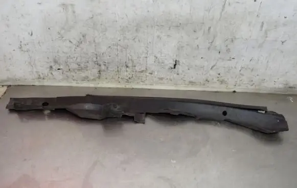Infiniti M Front arch trim 65821-1MA0A