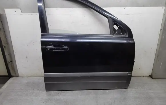 KIA Sorento Front door