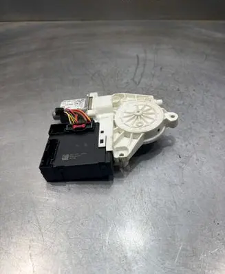 Volkswagen Golf VI Front door window regulator motor 3C0959792A