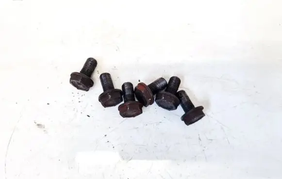 Volkswagen Touran II Nuts/bolts 
