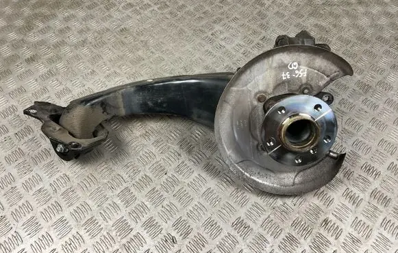 Rear wheel hub spindle/knuckle