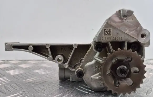 Mercedes-Benz E A207 Oil pump A2721800701