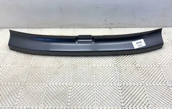 Honda CR-V Trunk door license plate light bar 74895SWWA010M1