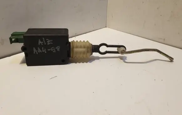 Audi A4 S4 B5 8D Central locking motor 8D9962115