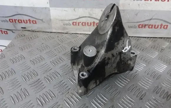 Volkswagen Touareg I Engine mounting bracket 07Z199308B