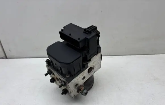 Volkswagen PASSAT B5.5 ABS Pump 8E0614111AB
