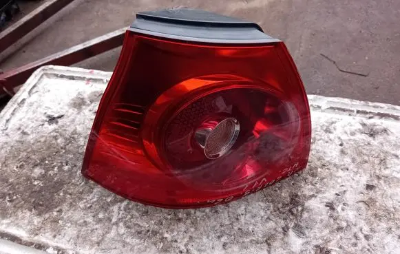 Volkswagen Golf V Rear/tail lights