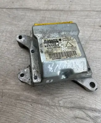 Renault Laguna II Airbag control unit/module 8200108370A 550758700