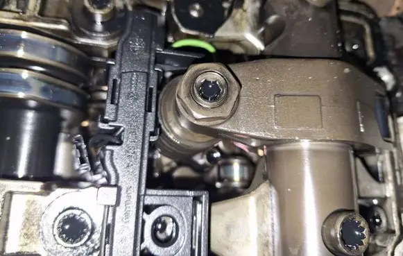 Mitsubishi Outlander Fuel injector