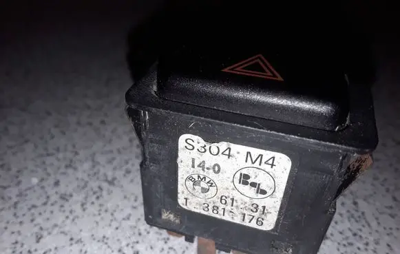BMW 3 E30 Hazard light switch 61311381176 1381176