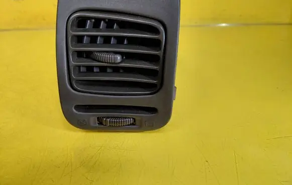 Subaru Legacy Dashboard side air vent grill/cover trim 