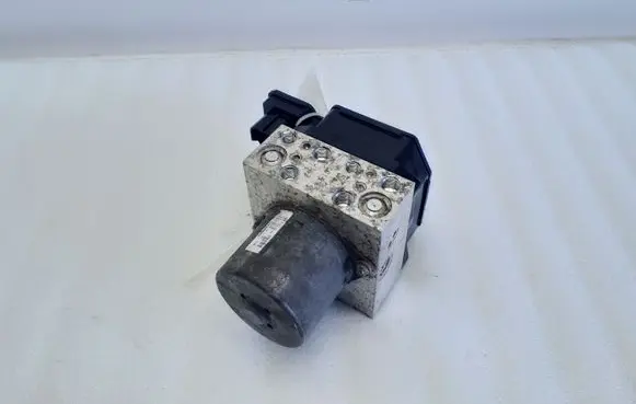 Volkswagen PASSAT B7 ABS Pump 3AA614109M