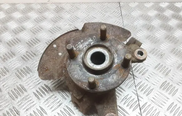 Mazda 323 Front wheel hub