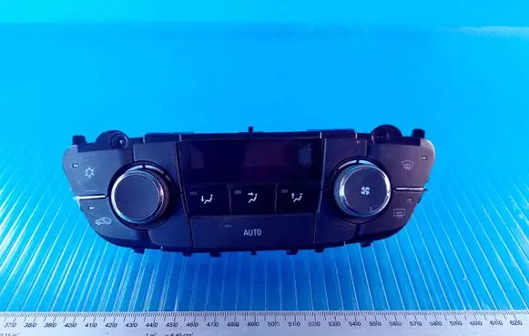 Opel Insignia A Climate control unit 13273095 081227