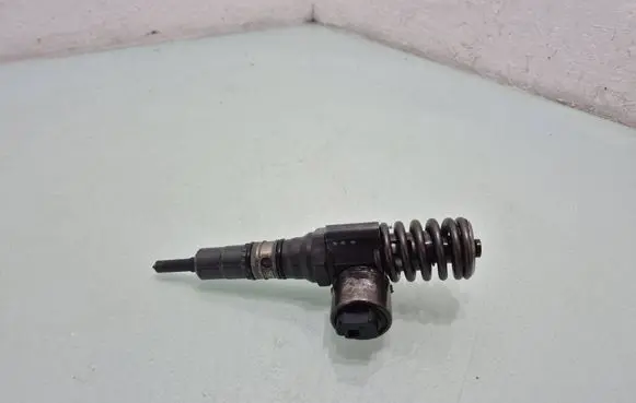 Audi A4 S4 B7 8E 8H Fuel injector 03G130073G 0414720404