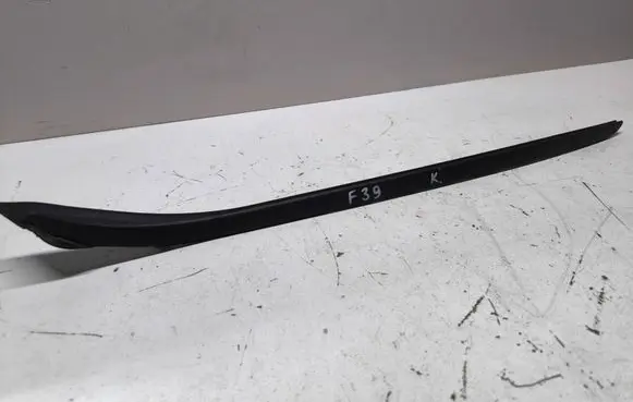 Windshield trim