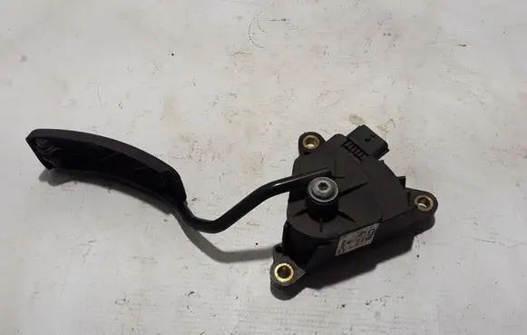 Renault Megane II Accelerator throttle pedal 8200153268
