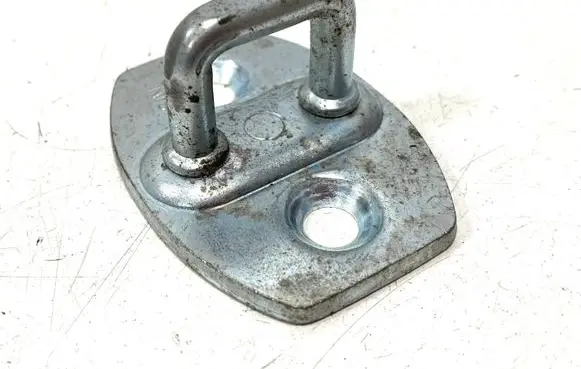 Toyota Avensis T270 Rear door lock loop/hook striker 08K038