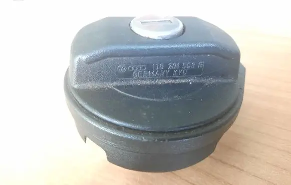 Volkswagen Polo Fuel tank filler cap 1J0201553B