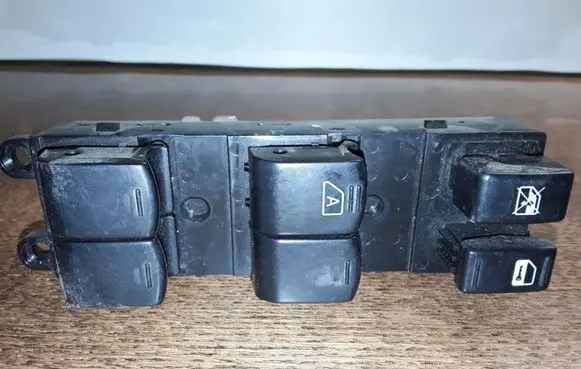 Nissan Murano Z50 Electric window control switch 254019W100