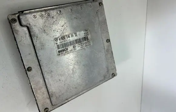 Mercedes-Benz E W210 Engine control unit/module A0265456432 0281010042 28RTE493