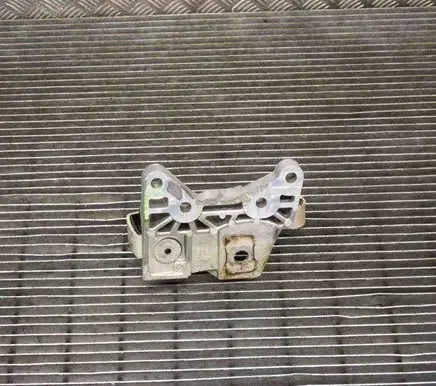 Land Rover Range Rover Evoque L538 Engine mount bracket