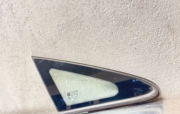 Opel Corsa D Rear vent window glass DOT211M86AS2 43R000479 E000191