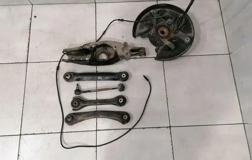 Mercedes-Benz SL R129 Rear wheel hub A2013502032