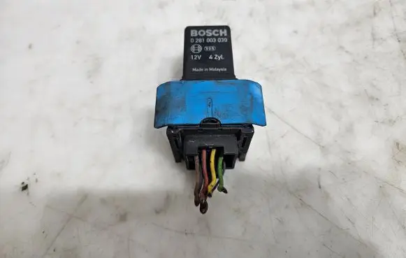 Glow plug pre-heat relay