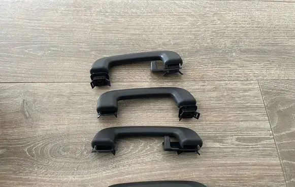 Land Rover Discovery Sport A set of handles for the ceiling GDD