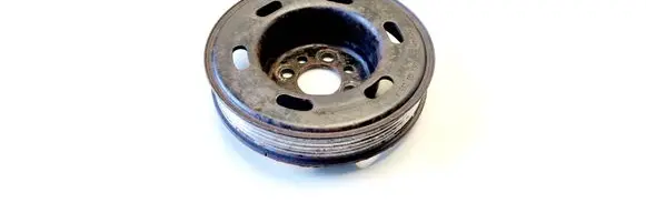 Volkswagen Golf V Crankshaft pulley 06A105255F