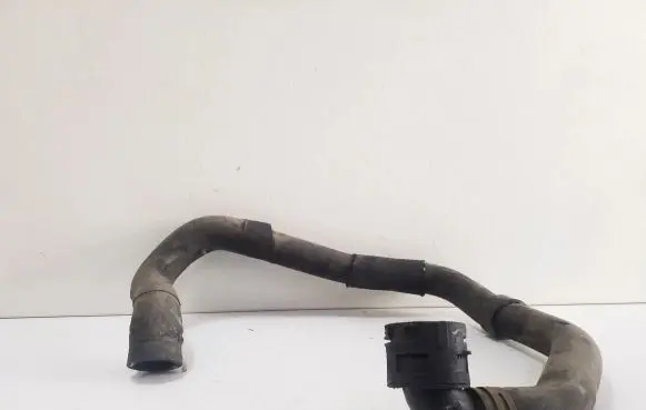 Volkswagen PASSAT B6 Engine coolant pipe/hose