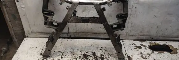 BMW 5 E39 Front subframe 1092867 1092888