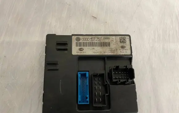 Audi A8 S8 D2 4D Light module LCM 4F0907289G 4F0910289G 5DK00876221