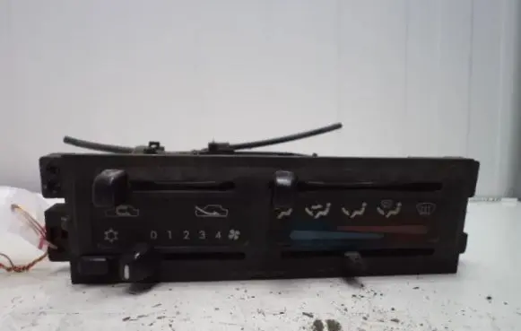 Nissan Serena Climate control unit