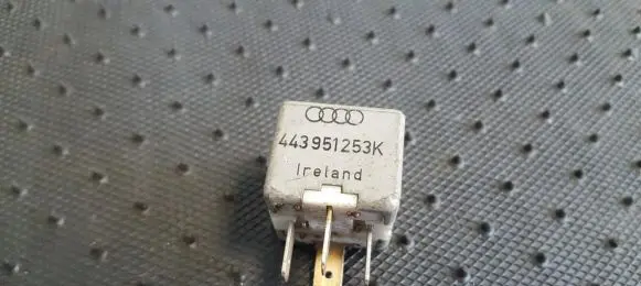 Audi A4 S4 B5 8D Other relay 443951253K 899512000