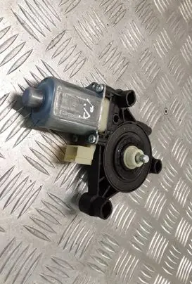 Volkswagen Golf VII Front door window regulator motor 0130822716 5Q0959802B