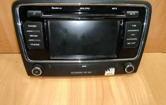Skoda Superb B6 (3T) Screen/display/small screen Tj065np02at Z0176706 TJ065NP02AT