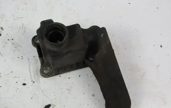 Audi 80 90 S2 B4 Breather valve 048103772B