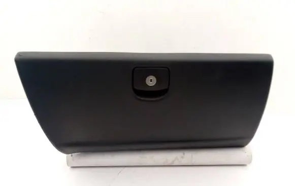 Peugeot 407 Glove box