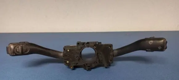 Audi A6 S6 C5 4B Indicator stalk 7L0953513A