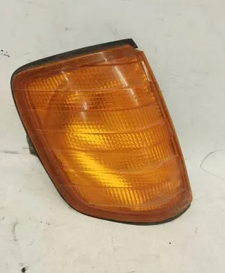 Mercedes-Benz E W124 Front indicator light 1248260543 A1248260543 HELLA