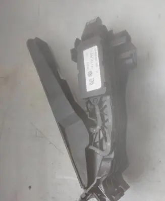 Volkswagen PASSAT B6 Accelerator throttle pedal 1K1721503L 6PV00860000