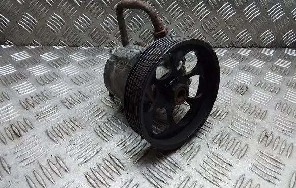 Renault Laguna II Power steering pump 8200100082