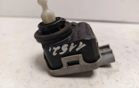 Opel Astra G Headlight level adjustment motor 90590665