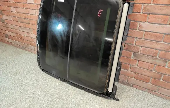 BMW X4 G02 Sunroof glass 7487251