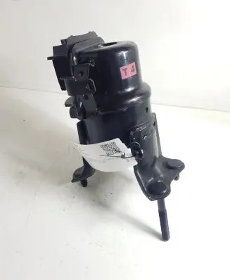 Toyota RAV 4 (XA50) Engine mount bracket