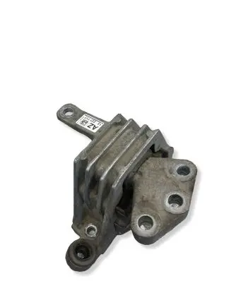 Opel Insignia A Engine mount bracket 13227717