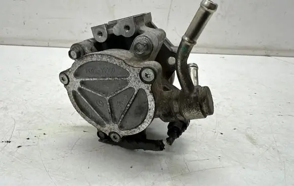 Mazda CX-3 Vacuum pump